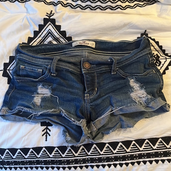 Hollister shorts - Picture 2 of 3